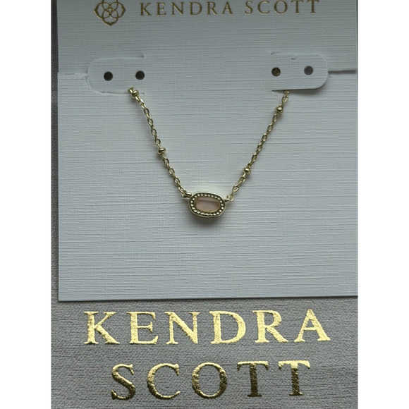 Kendra Scott Jewelry - Kendra Scott pendant necklace